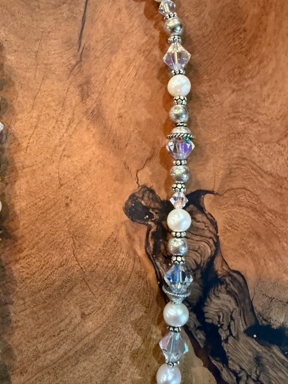 Vintage & Classy Iridescent Crystal and Pearl Necklace